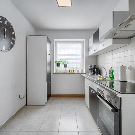 Select-home 3 - Netflix - Parkplatz - Business