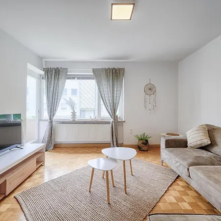 Apartment Select-home 3 - Netflix - Parkplatz - Business Nabburg
